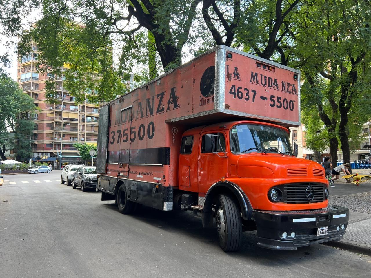 Camión de mudanza de La Mudanza en Buenos Aires